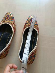 Embroidered jutti ❤️