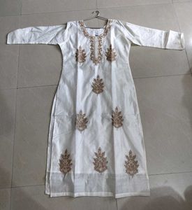 Straight Fit White Kurta With Golden Embroidery