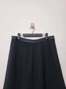 Chic Black Midi Skirt (Imported)