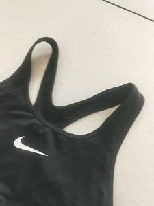 M Nike Sports Bra 🖤