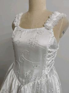 🥀Vintage-Inspired White Gown