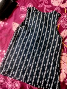 Womrn Black Top