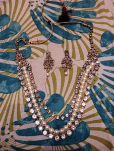 Elegant Pearl &amp; Crystal Necklace Set
