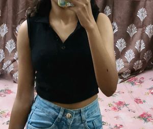 Stylish Black Crop Top 🔝