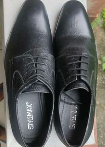 Size 7 Classic Leather Shoes