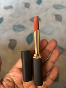 A Perfect Pinkish Peach Nude Lipstick