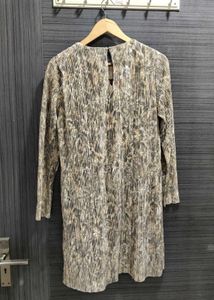 Chic H&amp;M Pleated Floral Mini Dress