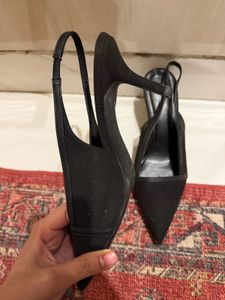 H&amp;M Black pointed Heels