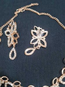 Sparkling Necklace &amp; Earring Set