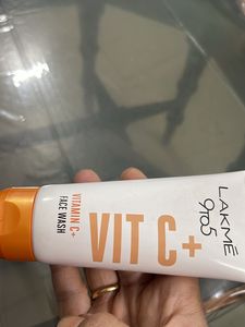 Lakme Vit C + facewash