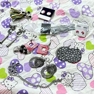 10 ITEMS SALE | 9 EARINGS &amp; 1 Necklace