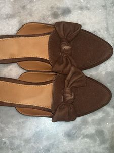 Brown Bow Flats