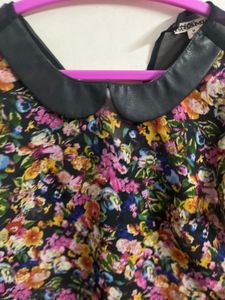🌸🌼Floral Collar Top