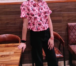Beautiful 🍓Strawberries🍓 Woman Nd Girls Top❤