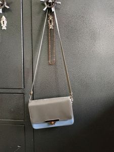 Beautiful Sling Bag 😍