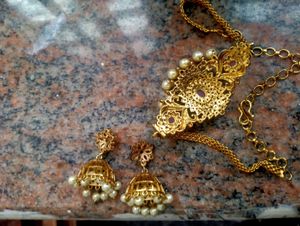 Choker With Matching Buttas