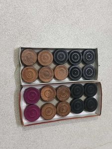 Carrom Coins With 2 Queen