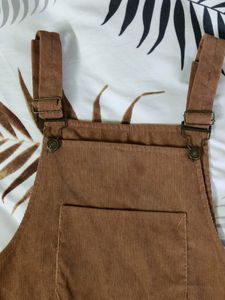 Cute brown corduroy dungaree 🐻🤎