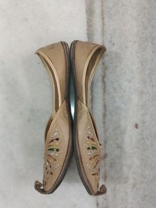 Kolhapuri Jutti In Open Box Condition