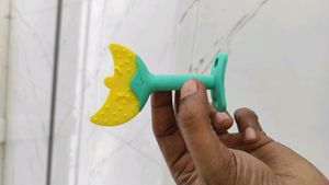 Baby Teethers 🍓🍍 Only One ; Sharing Delivery Fee