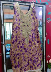 Light Voilet Embroidered Sleeveless Kurti