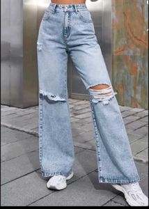 Off duty Distressed Wide Leg Jeans