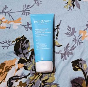Dot &amp; KeyBarrier Repair+Hydrating Gentle Face Wash