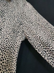 Polyester black animal printed Top(Women)