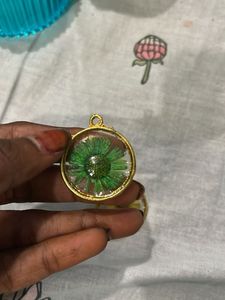 Set Of 2 Flower Pendants