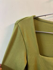 Green Long Sleeve Top
