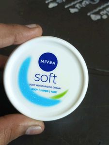 Nivea Soft Moisturizing Cream