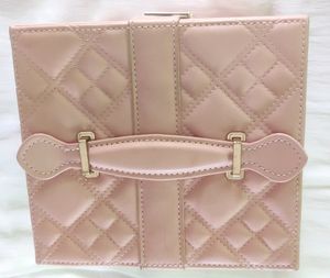 Faces Canada Trousseau