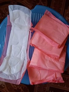 5 Feminine Hygiene Pads