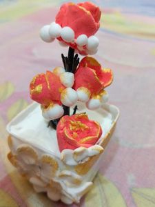 White Flowerpot With Red Touch