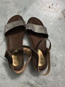 Brown Sandals With 2-3in Heel