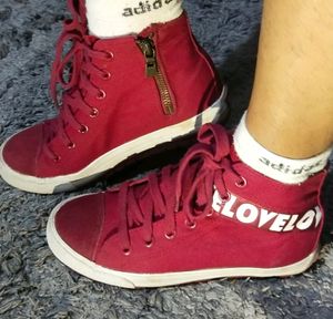 Red Converse B.B.Y Company
