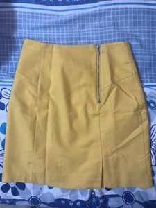 YELLOW FIT SKIRT