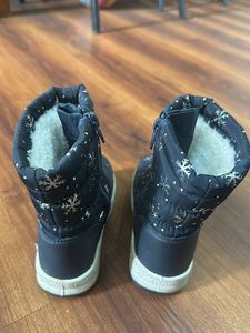 Snow boots for 1-3.5yrs old kid size 26