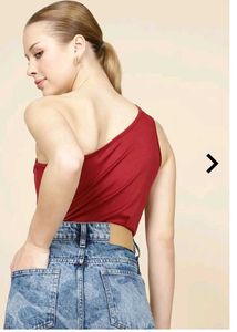 One-Shoulder Cut-out neck top