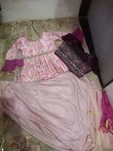 2Choli 1Lehnga 1Legi 2duptta