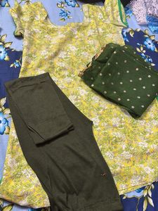 Short Kurti Suit Set With Leggings & Duppata