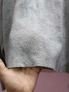 AESTHETIC SWEATER FOR WINTERS