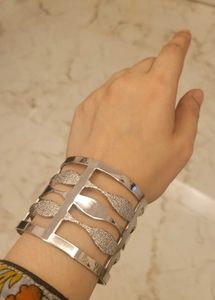 Silver Colored Hand Cuff