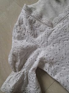 Beautiful Lace Cotton White Top 🌺🌿