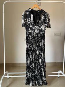 Dorothy Perkins Floral Black&amp;White Pleated MAXI
