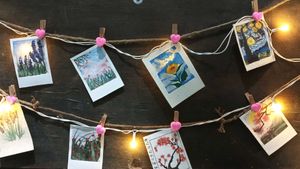 Red Heart Wooden Clips+ 4 Polaroids