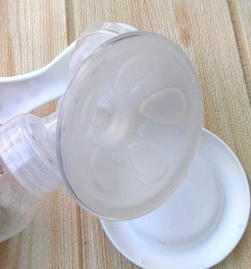 Babyhug Manual Breast PumpA mommy must-have!