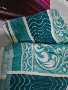 Teal Patterned new bath towel.