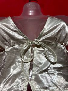 H&amp;M Satin Tie-Front Crop Top