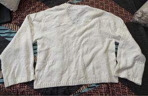 H&amp;m Relaxed Fit White Sweater- Bust 34-38